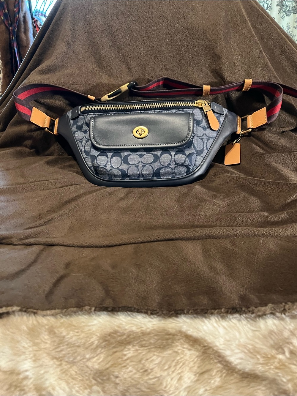 Coach Signature Belt Bag / Crossbody - Picture 2 of 6